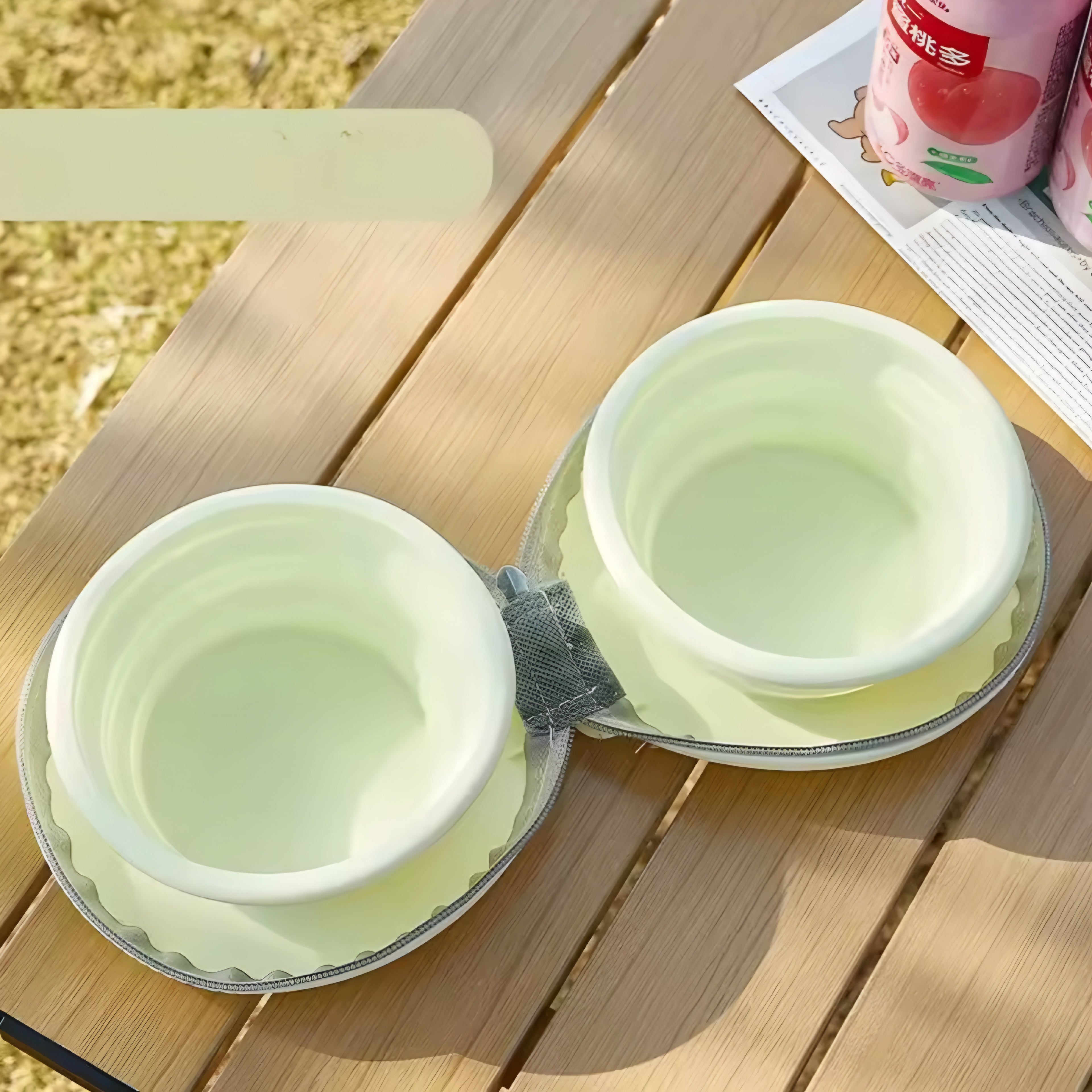 2-in-1 Foldable Silicone Dog Bowl — Portable Travel Feeding Solution